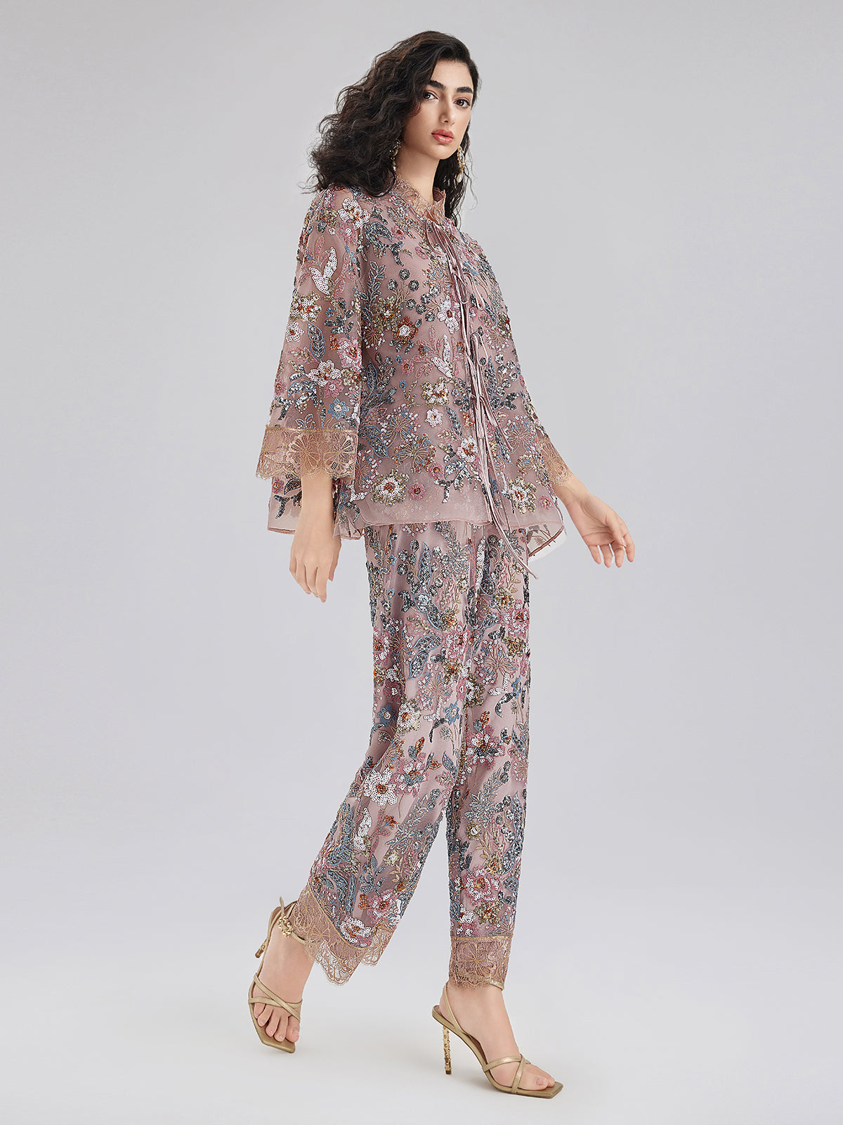 Luxury fashion dress with artistic design