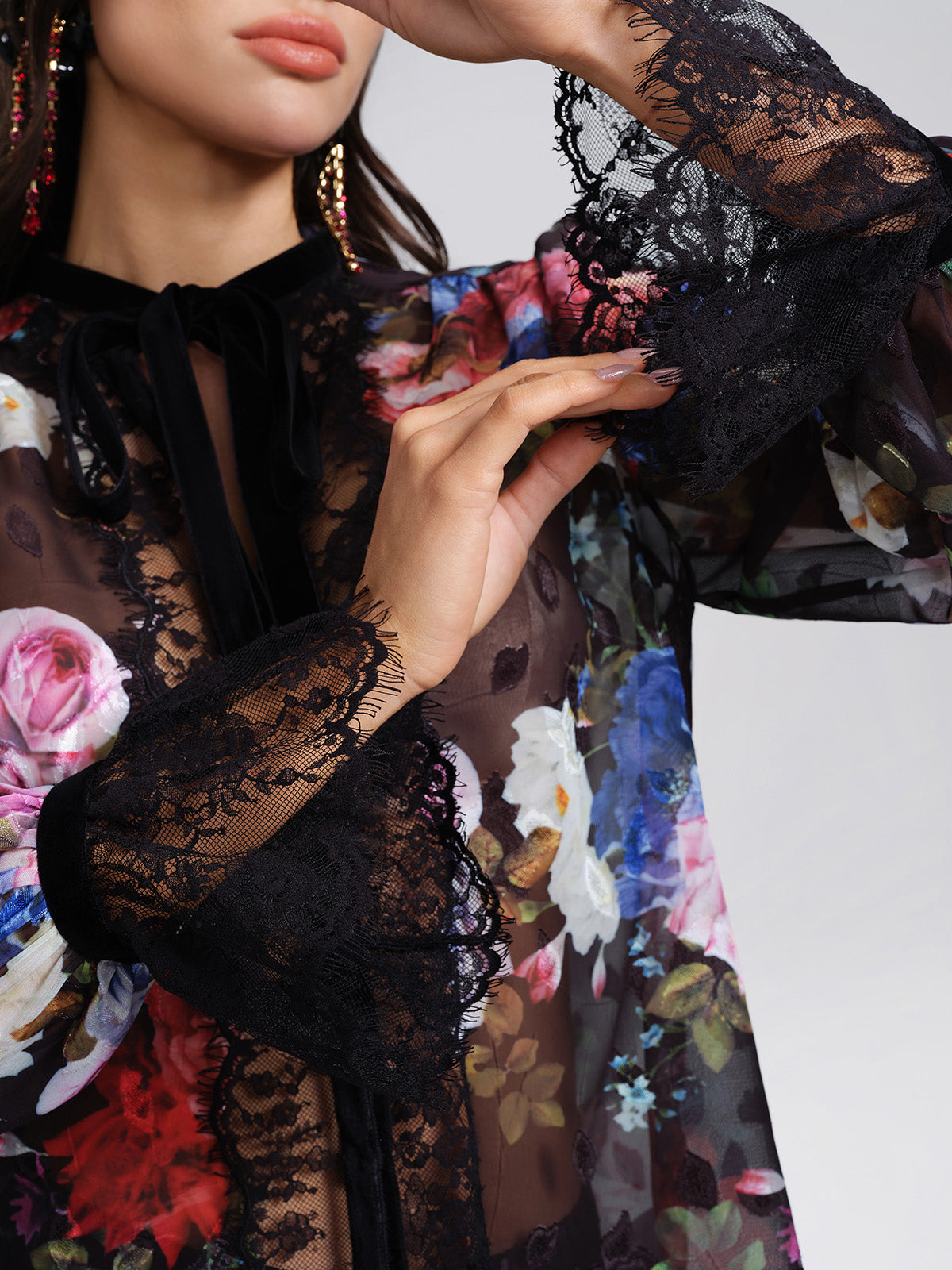 Oil Rose Print Lace Trim Blouse