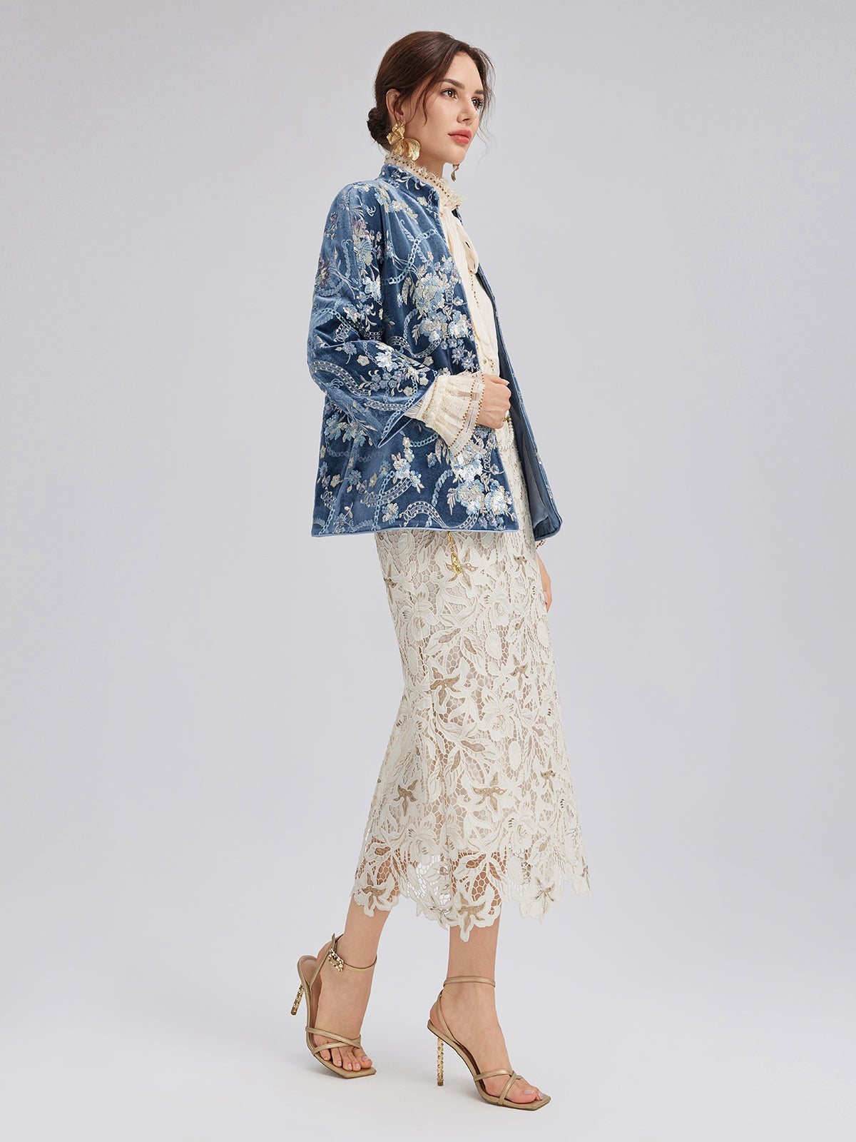 Floral Sequin Embroidered 3/4 Sleeve Velvet Jacket