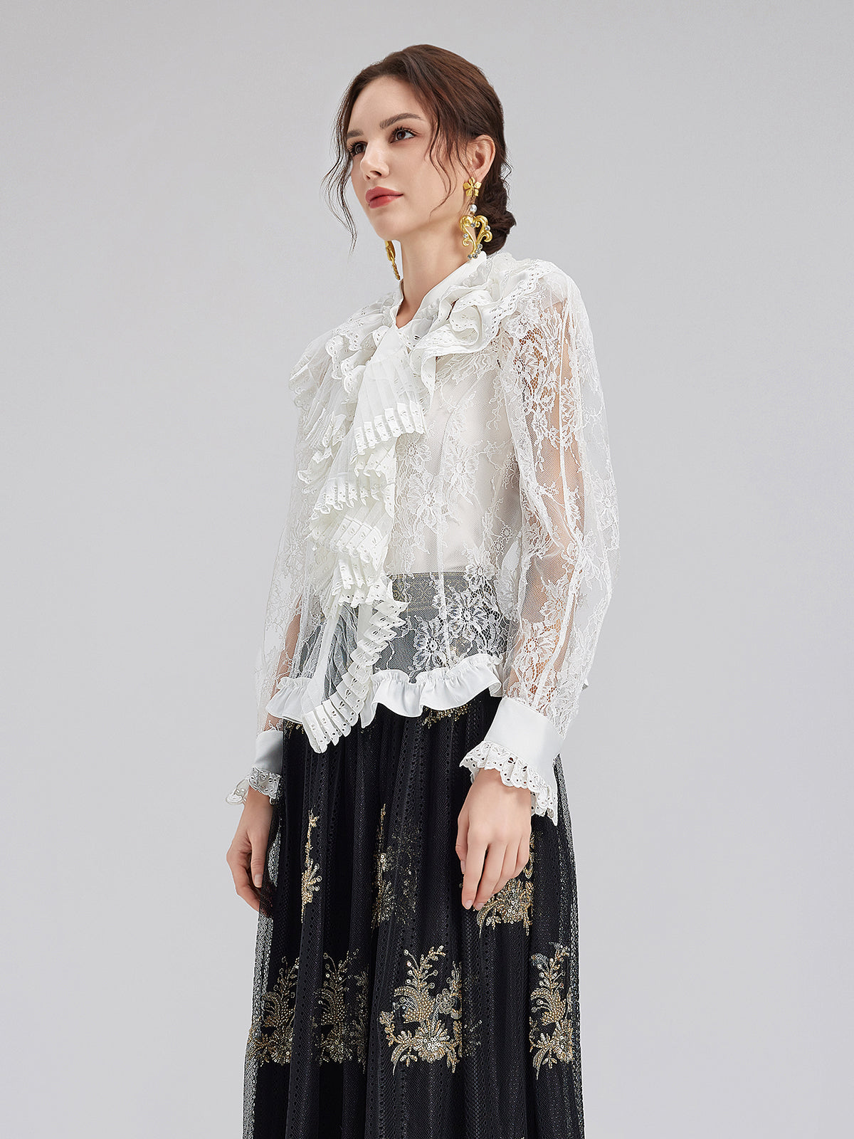 Vintage Court-Inspired Embroidered Lace Top