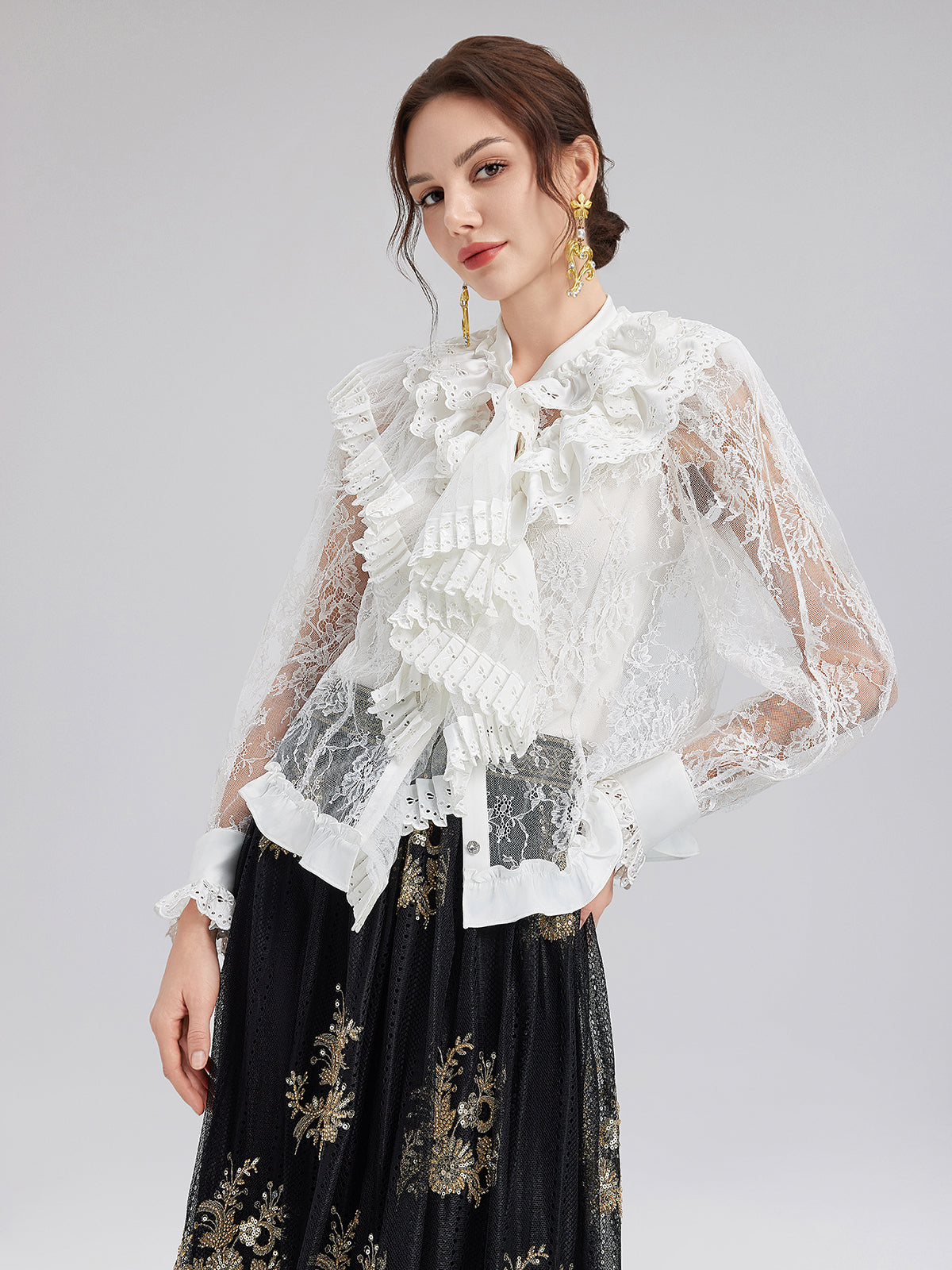 Vintage Court-Inspired Embroidered Lace Top