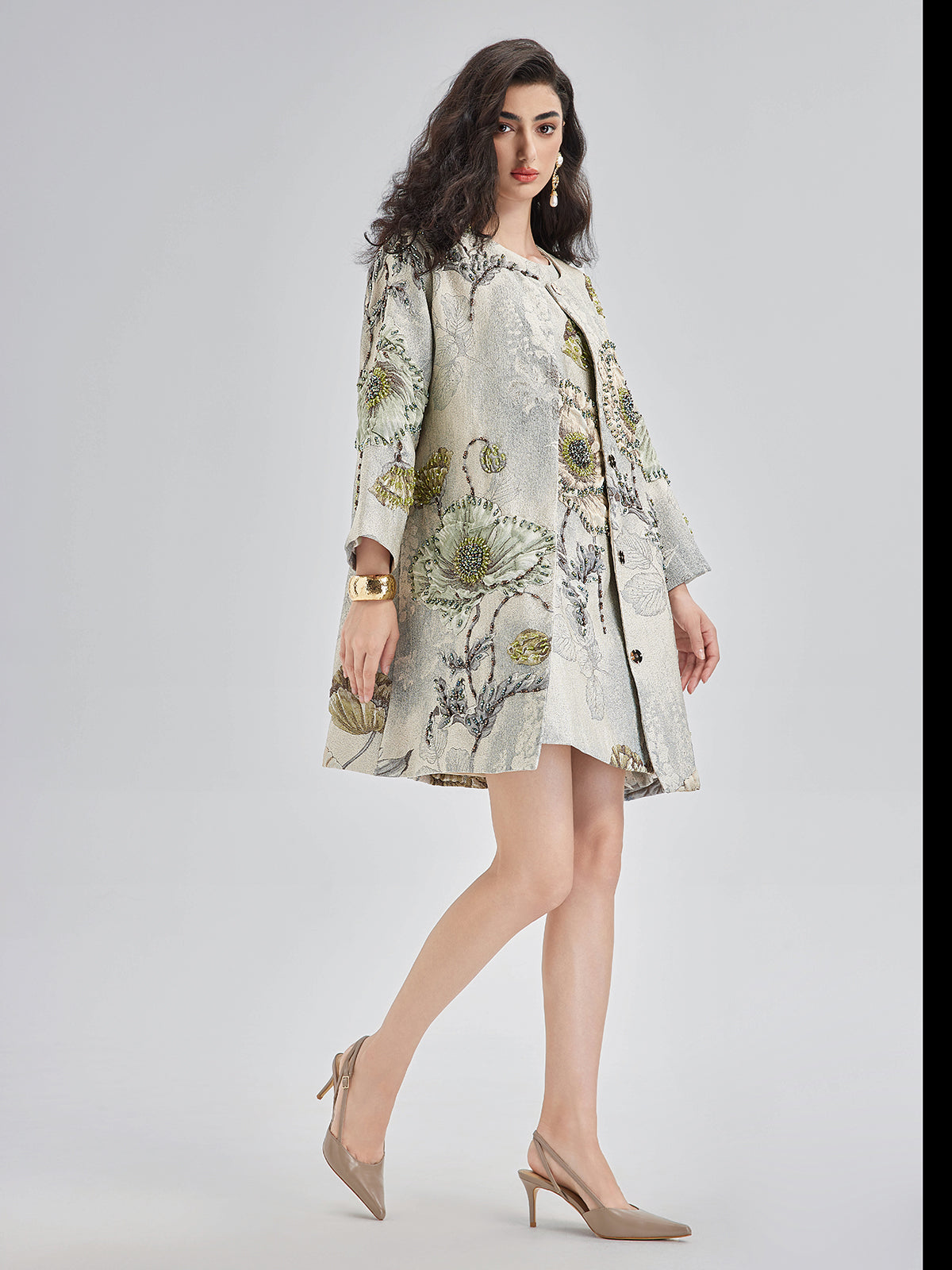 Handcrafted 3D Floral Beaded Jacket - Star Queen